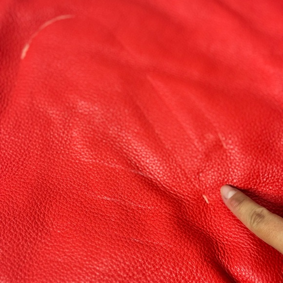 Michael Kors Red Pebbled Leather Shoulder Bag With Gold Chain Adjusting Strap - Picture 7 of 13